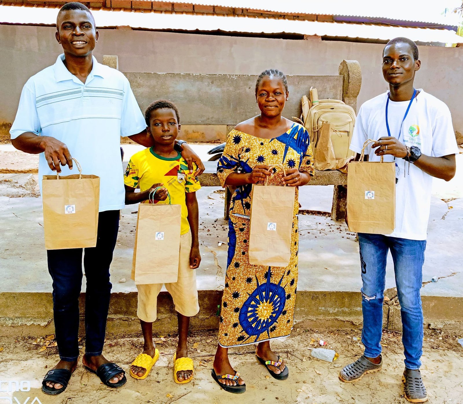 Un an déjà : quand les jeunes de Planet&rsquo;Club Porto-Novo innovaient pour lutter contre le plastique