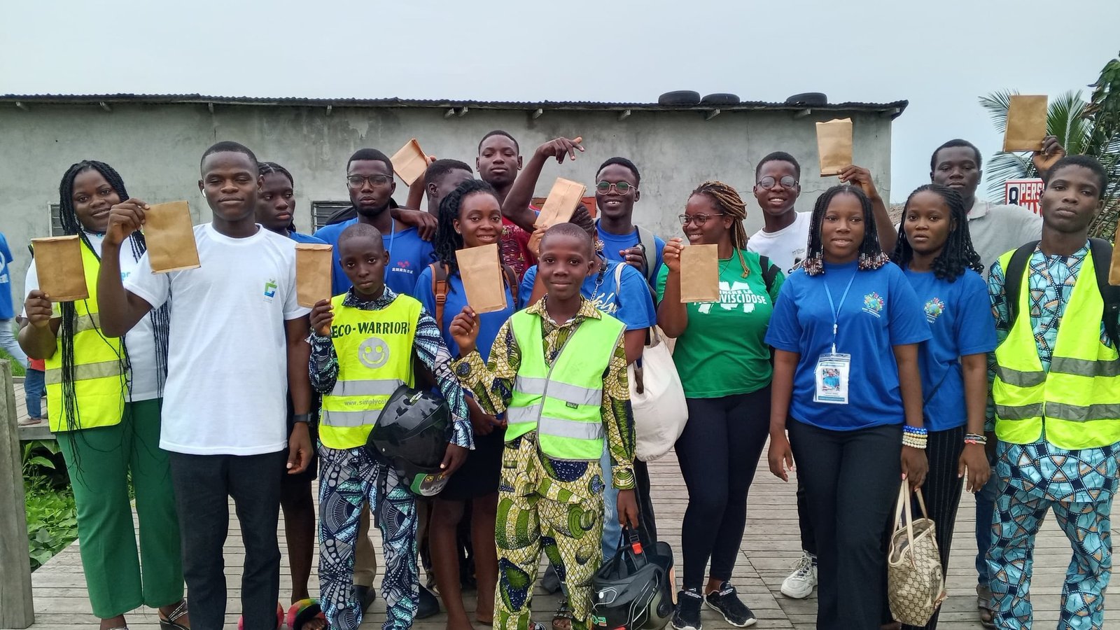 Randonnée écologique à la berge lagunaire de Porto-Novo : l&rsquo;ONG Save Our Planet mobilisée contre la pollution plastique